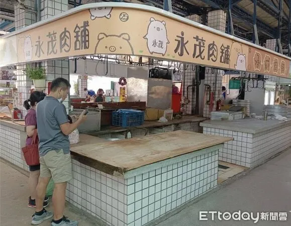 ▲台南市政府啟動非洲豬瘟禁宰禁運期間攤商補助，每攤最高可領3萬元，協助豬肉攤減輕損失。（記者林東良翻攝，下同）
