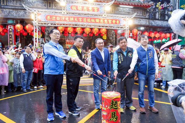 ▲板橋慈惠宮、白沙屯拱天宮百年會香。（圖／新北市新聞局提供）