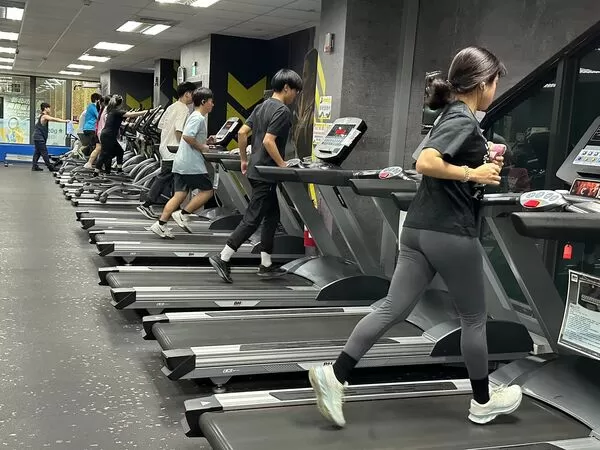 ▲新北16運動中心推「買千送千、買萬送萬」。（圖／新北市體育局提供）