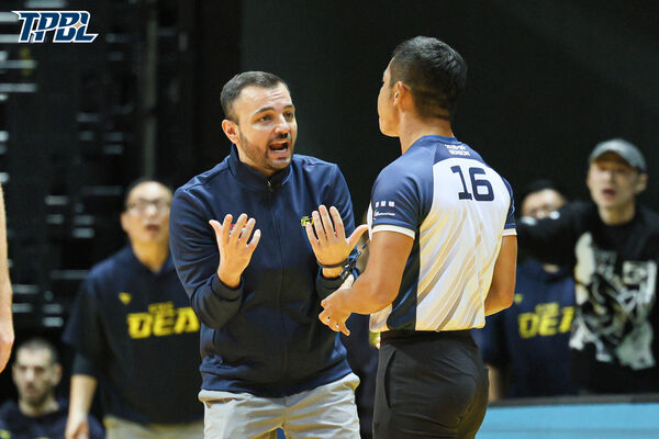 ▲特攻飛克、林韋翰、莫米爾，攻城獅劉丞勳。（圖／TPBL職籃提供） 