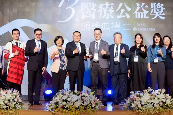 ▲侯友宜出席新北第13屆醫療公益獎。（圖／新北市新聞局提供）