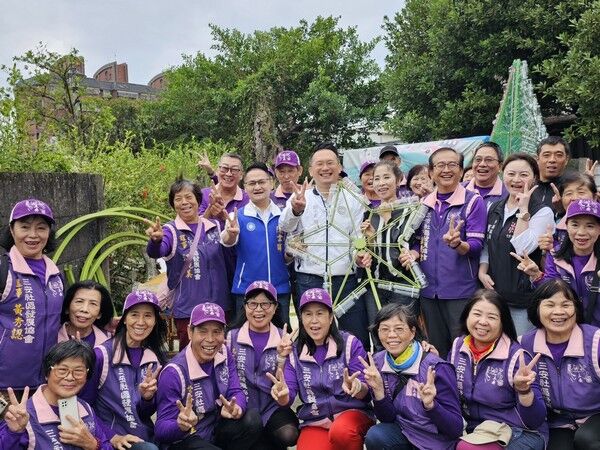 ▲平鎮三安社區賀耶誕