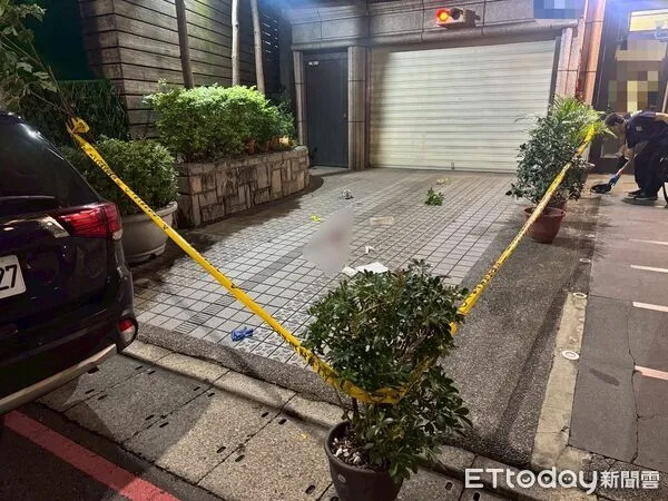 ▲▼蘇男在頂樓持刀狹持陳姓前女友，最後蘇男從15樓頂墜落身亡，蘇男犯案用水果刀             。（圖／記者陳以昇翻攝）
