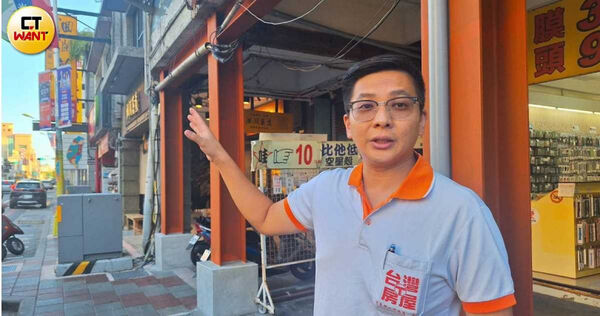 台灣房屋花蓮東耀店店長馬國浩分析，雖然目前花蓮觀光較為蕭條，但黃金地段，屋主還是相當惜售，看到的都是掛租、招租居多。（圖／林榮芳攝）