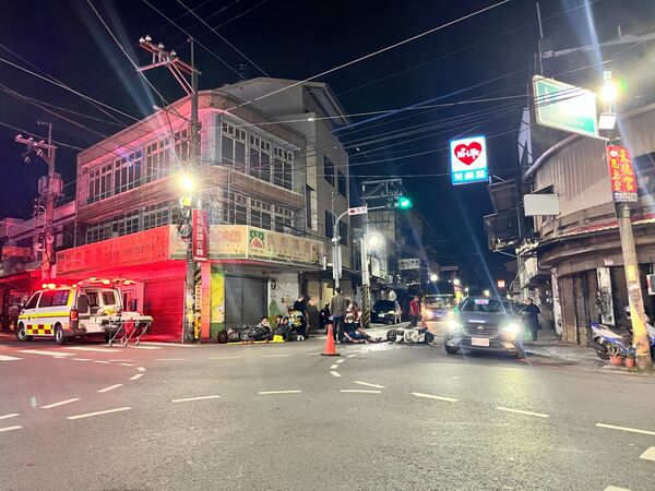 ▲員林市山腳路與員水路口發生對撞車禍。（圖／民眾提供）