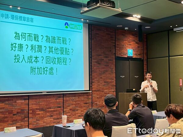 ▲台南環教志工呂忠奇以行動推廣環保理念，榮獲環境部「全國模範環境教育志工」肯定。（記者林東良翻攝，下同）