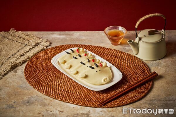 ▲阿緯「炒湘湘」插旗宏匯廣場　開幕首3日滿額送GooDonut甜甜圈。（圖／緯豆集團提供）