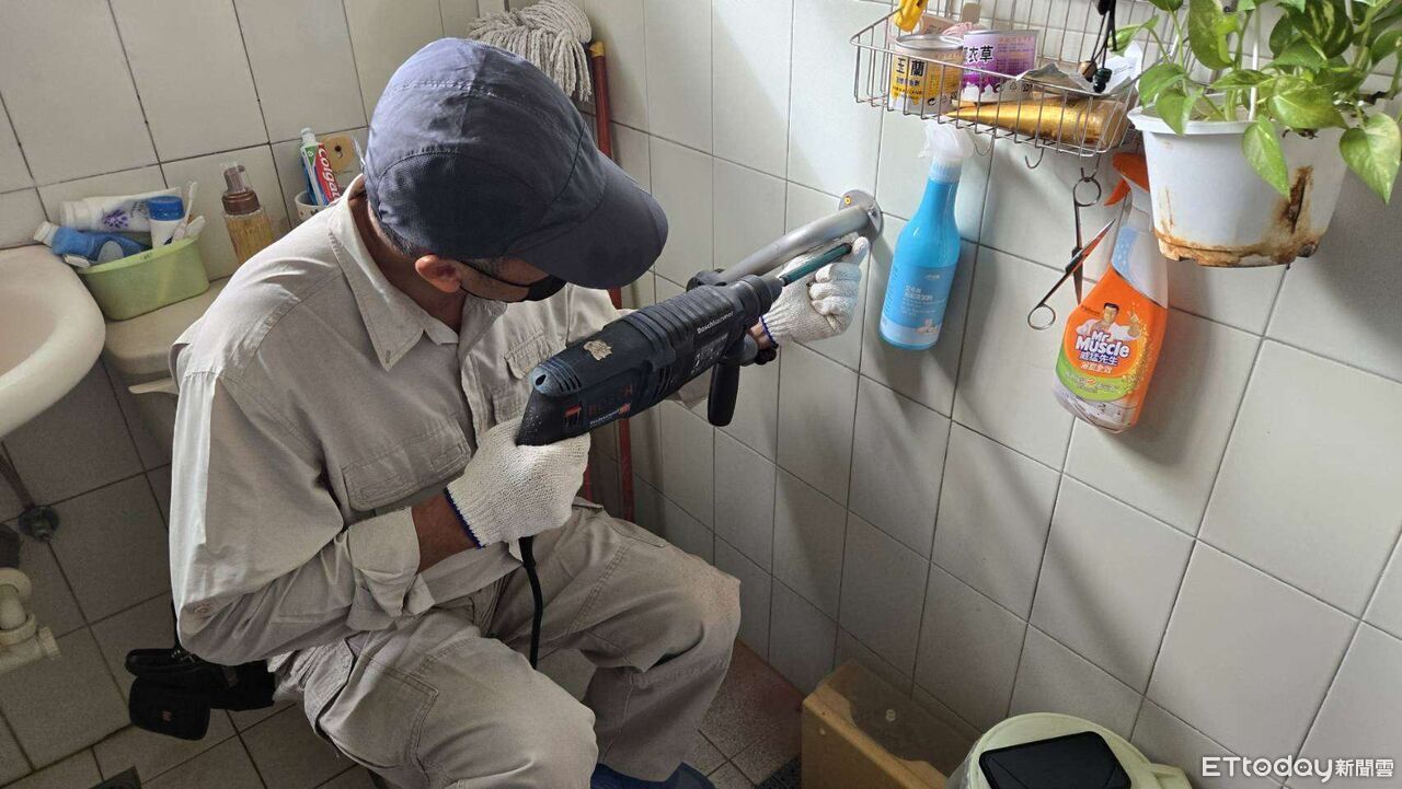 80志工出動雲林縣為438處安裝輔具　扶手撐起長輩安心生活