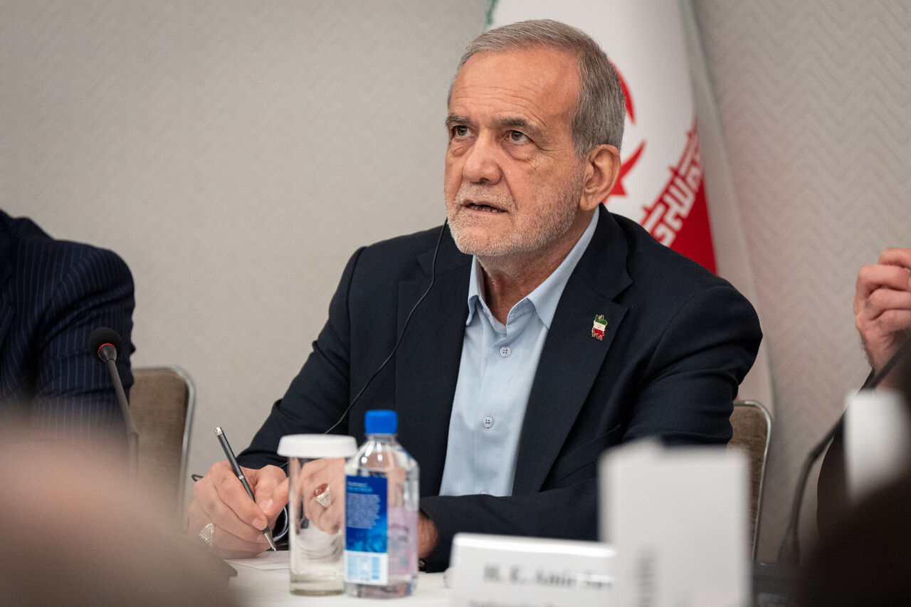 不甩川普！　伊朗總統：將重建核設施