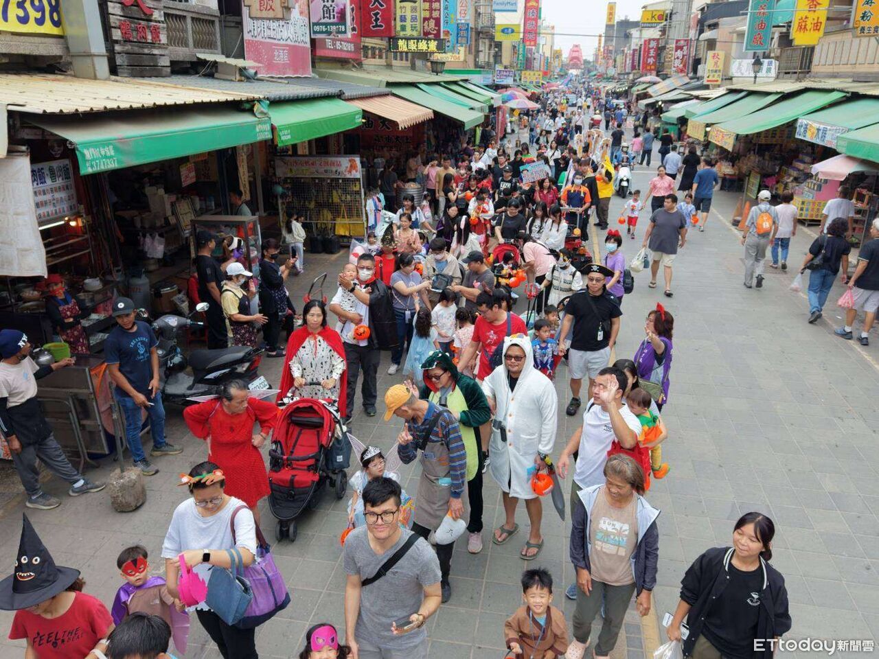 萬聖節變裝嘉年華　北港古鎮湧現可愛小怪獸與溫馨笑容