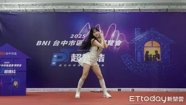 ▲啦啦隊成員朴旻曙出席分享對「家」的幸福想像，為展會增添人文氣息。（圖／記者游瓊華翻攝）