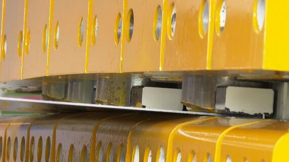 ▲▼陸產1230噸蒙皮拉伸機。（圖／翻攝快科技，下同）