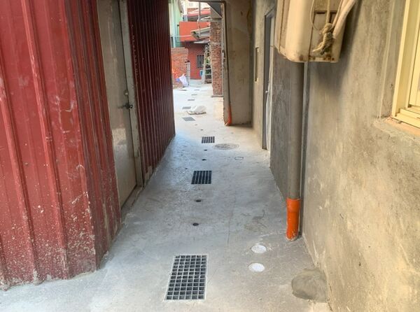 ▲新北五股27戶「合力自拆」違建。（圖／新北市水利局提供）