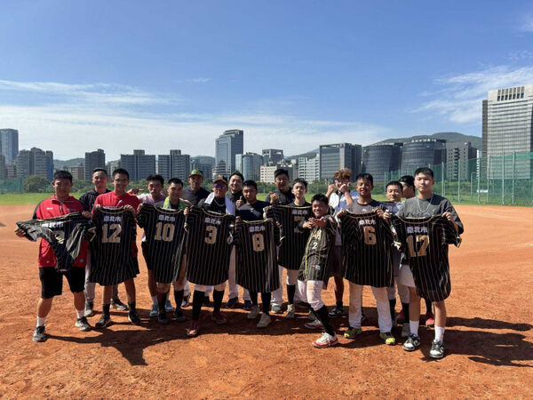 陽明高中棒球隊成立20年表現亮眼，今年還代表台北市征戰玉山盃。（圖／臺北市立陽明高中部暨國中部棒球隊臉書）