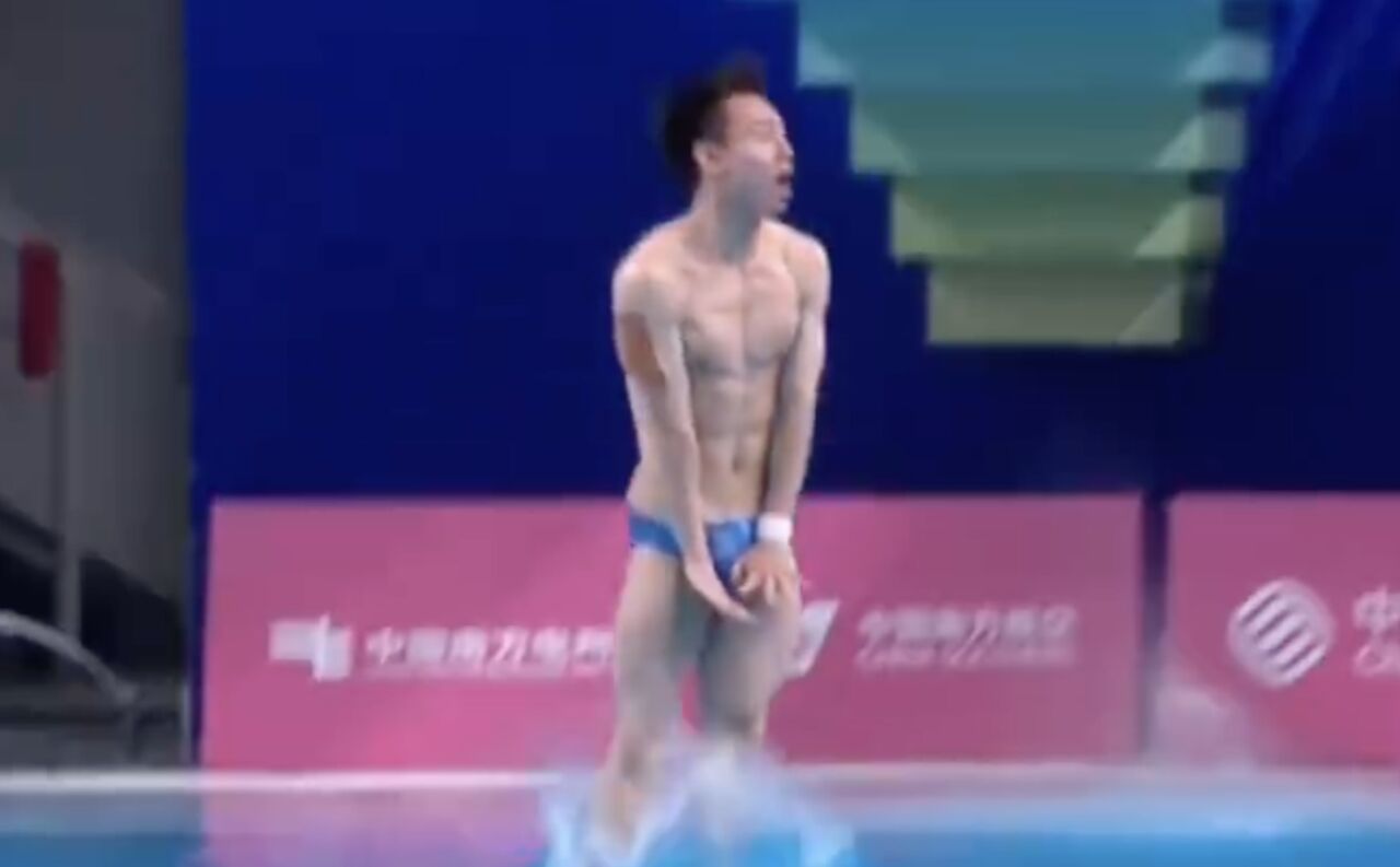 0分！陸全運會跳水選手大失誤「垂直落水」　尷尬鞠躬致歉