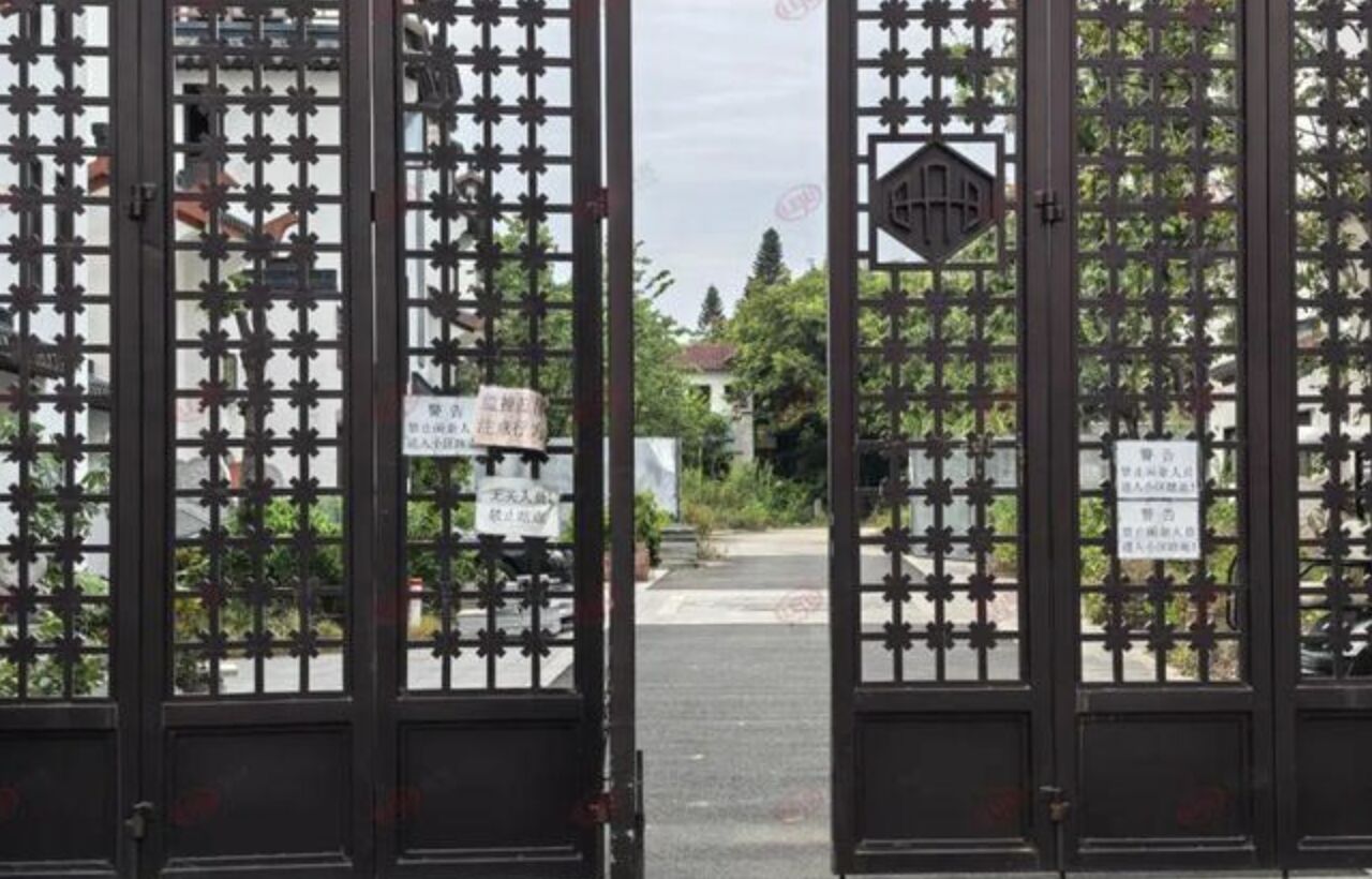 ▲廣州最慘豪宅開發商破產跑路，小區破敗如同鬼城。（圖／翻攝微博）