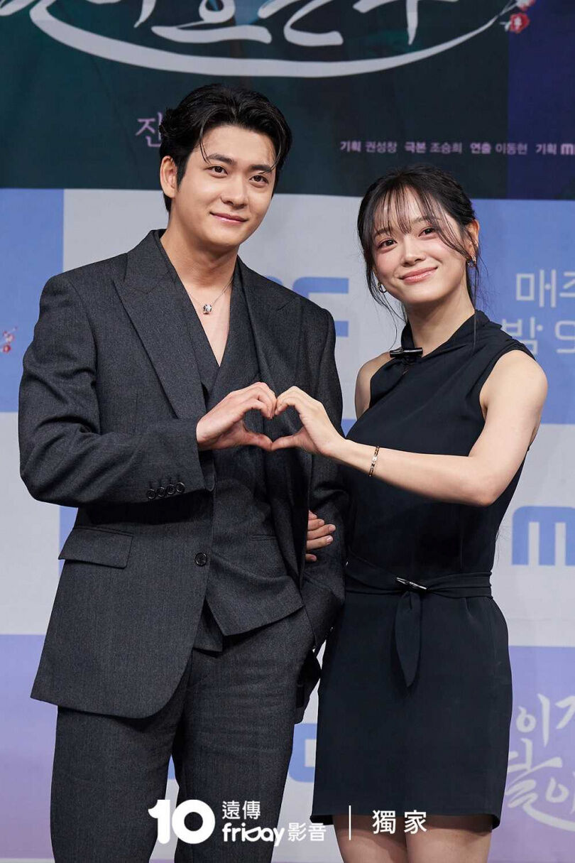 連姜泰伍都招架不住！金世正新劇《月亮在江邊流淌》未播先火、私服穿搭從約會到上班全搞定