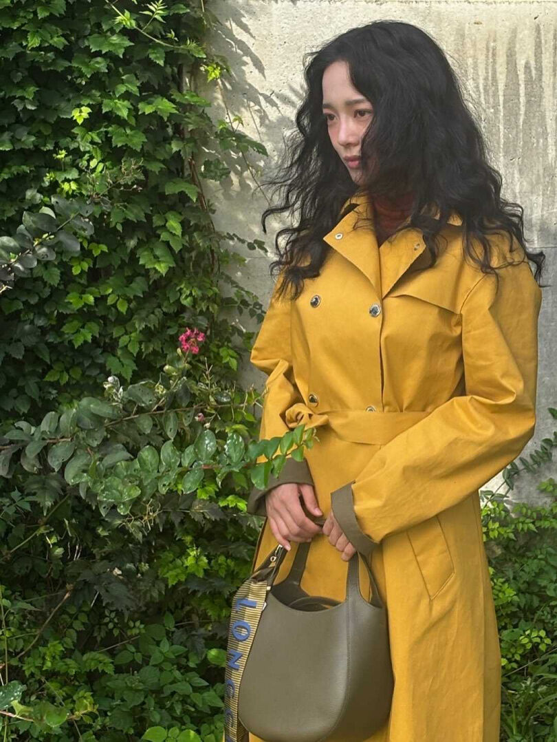 連姜泰伍都招架不住！金世正新劇《月亮在江邊流淌》未播先火、私服穿搭從約會到上班全搞定