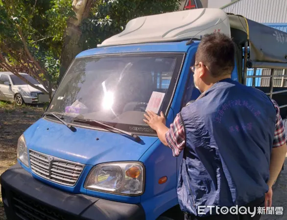 ▲查封小貨車。（圖／屏東執行分署提供）