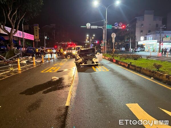 ▲▼             桃園貨車駕駛戴姓男子遭毒駕擦撞，失控衝撞路燈身亡。（圖／記者沈繼昌翻攝，下同）