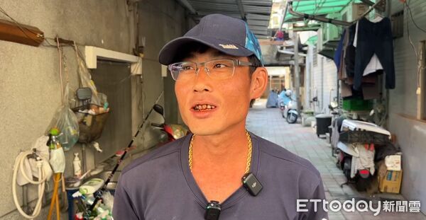 ▲台南釣客馮仕學在安平漁光島北堤釣起130斤野生龍膽石斑，重達153公分，震驚釣界。（記者林東良翻攝，下同）