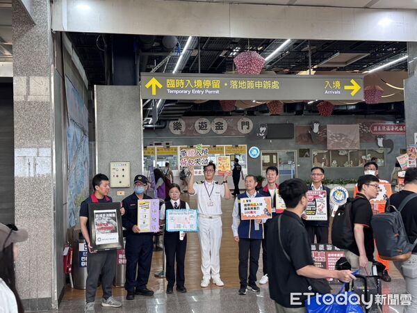 ▲高雄關聯合動植物防疫檢疫署加強金門小三通查緝，全力防堵非洲豬瘟入侵 。（圖／記者鄭逢時翻攝）