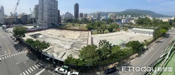 ▲高雄《七賢安居》建案有爭議             。（圖／記者吳奕靖翻攝）