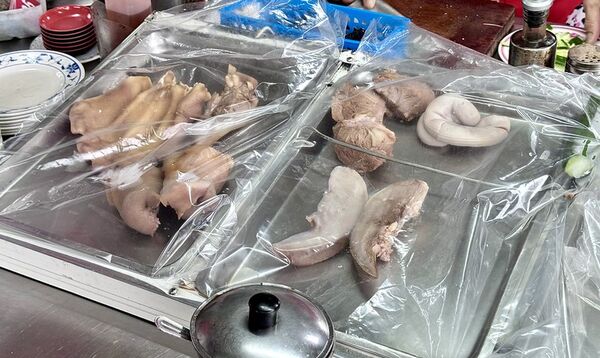 ▲▼炎獅切仔麵。（圖／部落客小虎食夢網授權提供）