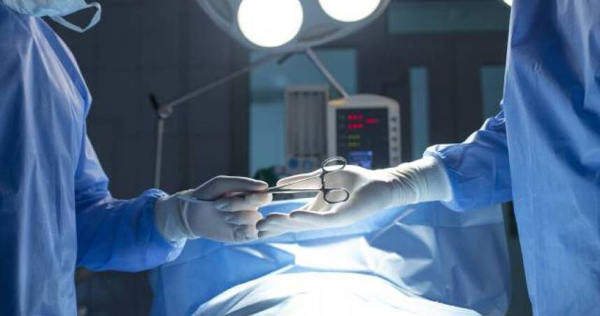 10歲男童腹痛就醫「竟被摘6器官」！母崩潰：兒無法正常進食