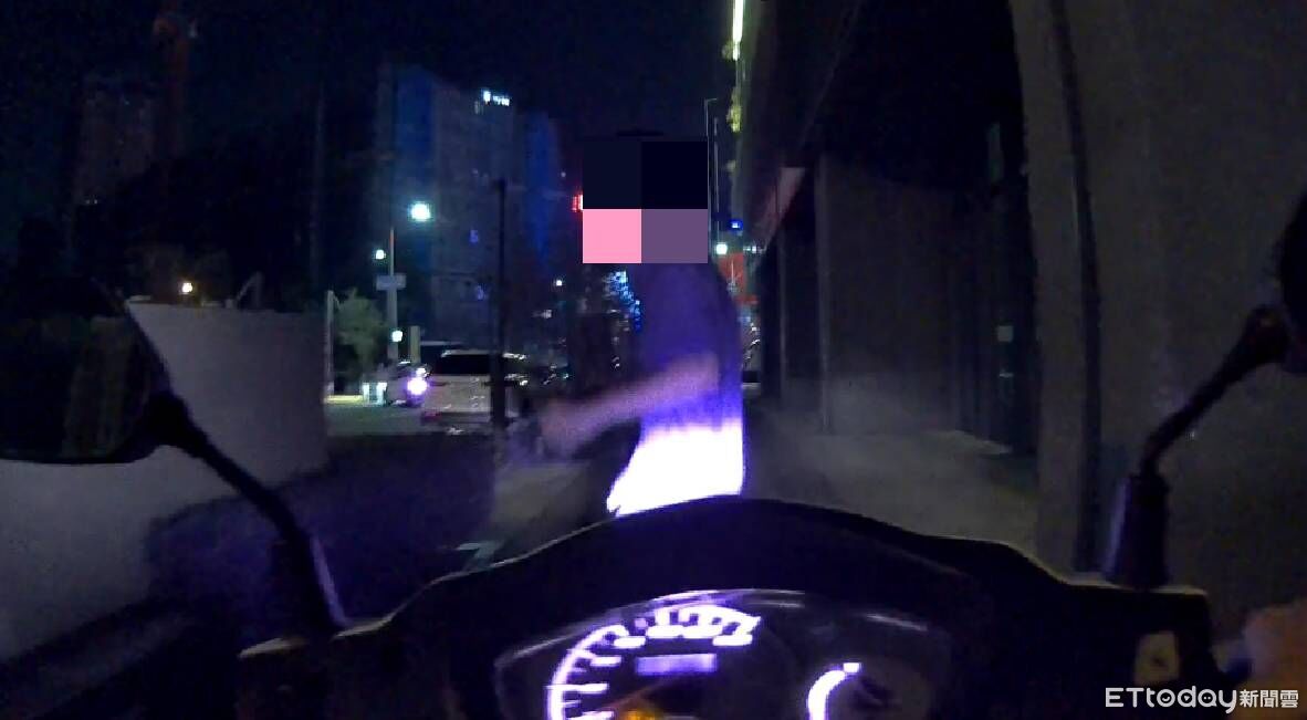 台中違停男遭警盤查「秒丟包包」詭辯壯陽藥　全是毒咖啡