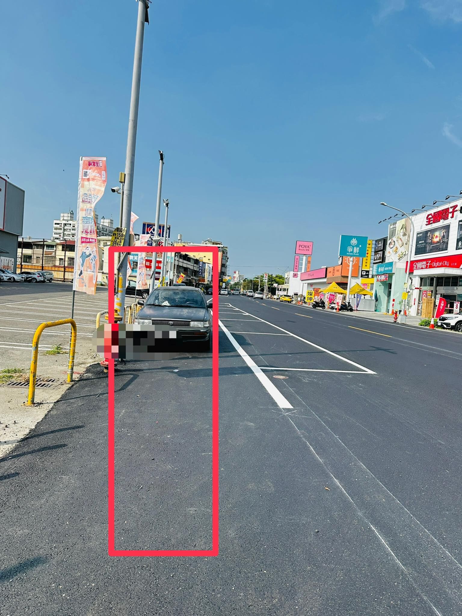▲▼停車格怪怪的「畫到路中央」？斗六市長親解：未來設行人道。（圖／翻攝斗六人(讚)出來臉書社團）