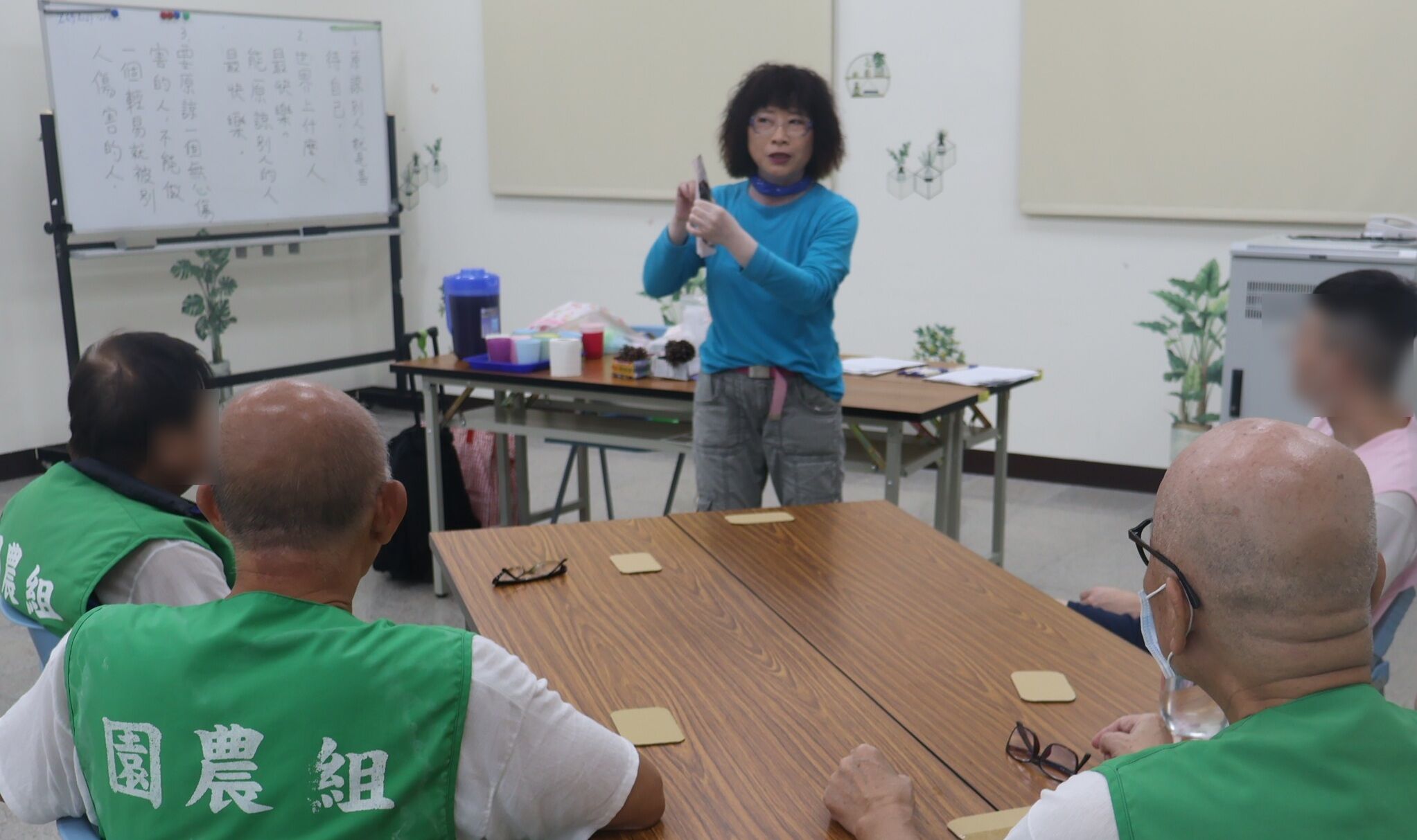 ▲法務部矯正署八德外役監獄結合台灣園藝輔助治療協會專業師資推動「綠色療癒力」課程。（圖／法務部矯正署八德外役監獄提供）