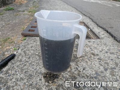 鳳山溪變色!PH值1.88強酸廢水直灌 電鍍廠用「廁所繞道」掩護