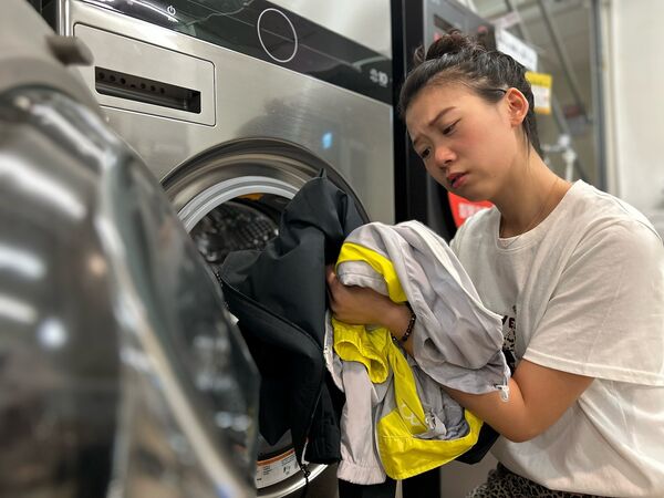 ▲換季洗衣不當恐毀衣服！專家提醒「這材質」千萬別丟洗衣機。（圖／486先生提供）