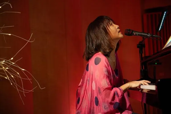 ▲▼ 阮丹青舉辦音樂會。（圖／羅藝 x 阮丹青工作室提供）