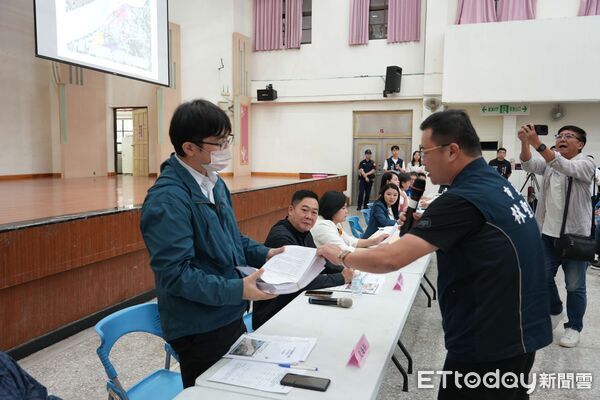 ▲斗六市區鐵路立體化可行性研究地方說明會於斗六廳舉行。（圖／記者游瓊華翻攝）