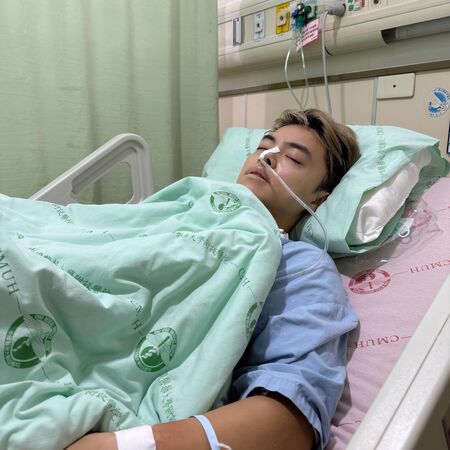 ▲▼《大學生》海產捐肝救父！曬病床照揭手術狀況。（圖／翻攝自Facebook／海產）