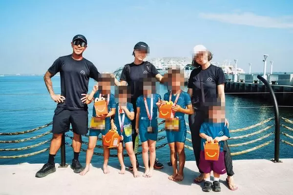 洪惇學（左1）與妻子育有3名子女，還與小三及小四生下1子、1女。（翻攝洪惇學臉書）