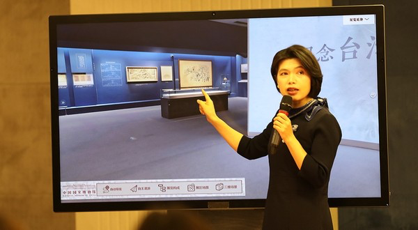 ▲▼ 2021年朱鳳蓮「首次」走下發言人講台，親民解釋對台政策            。（圖／翻攝 央視）