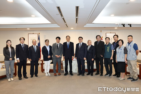 ▲日本鹿兒島商工會議所拜會台南市長黃偉哲，雙方就商業、觀光與城市外交進行交流。（記者林東良翻攝，下同）