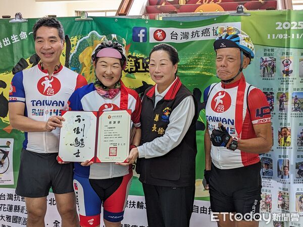 ▲▼不倒騎士單車環台圓夢團隊抵達花蓮縣衛生局，由縣長徐榛蔚及局長朱家祥親自迎接。（圖／花蓮衛生局提供，下同）