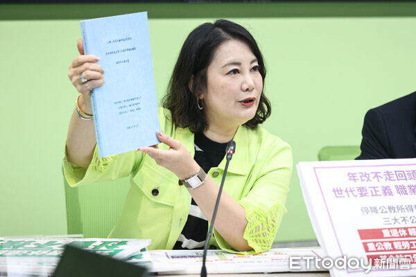 ▲民進黨團召開年改民調公布記者會。（圖／記者林敬旻攝）