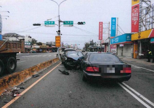 ▲彰化和美鎮發生無照闖紅燈追撞釀柯姓老師重創失去生命。（資料圖／民眾提供）
