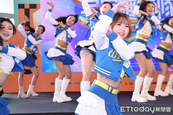 ▲▼ 緯來宇宙啦啦隊相記者會-合照。（圖／記者黃克翔攝）