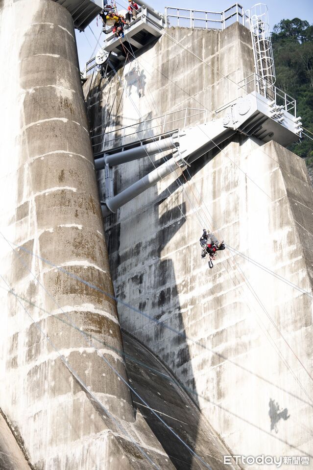 技壓群雄！高雄特搜KRRT勇奪GRIMP Taiwan國際繩索救助賽亞軍