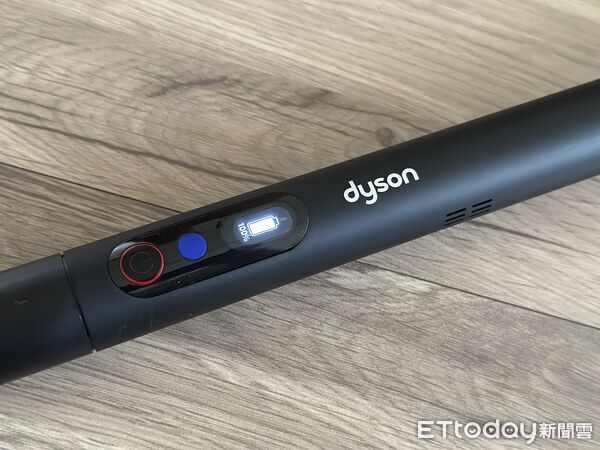 ▲Dyson筆型吸塵器PencilVac Fluffycones。（圖／記者蔡惠如攝）