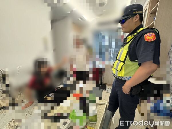 ▲東港警方勸阻陳女被騙。（圖／記者陳崑福翻攝）