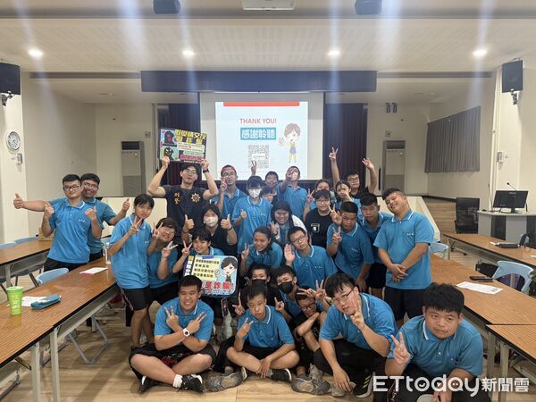 ▲▼   「東石高中參訪朴子警分局 防詐宣導寓教於樂、收穫滿滿」  。（圖／朴子分局提供）