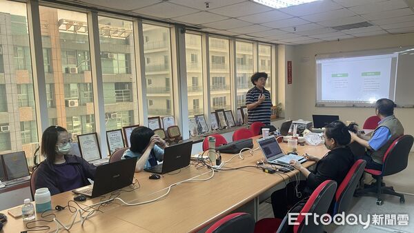 ▲雲嘉南分署舉辦「小人提計畫」年終成果會，吸引上百家企業及訓練單位參與。（記者林東良翻攝，下同）