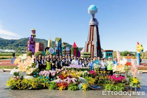 ▲主花毯高達18米、直徑60米，若融入泡泡與水霧特效，白天繽紛、夜晚夢幻。（圖／記者游瓊華翻攝）